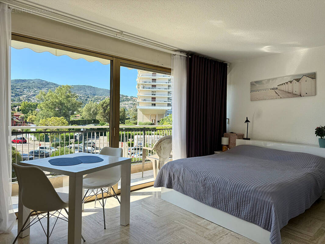 Appartement à MANDELIEU-LA-NAPOULE