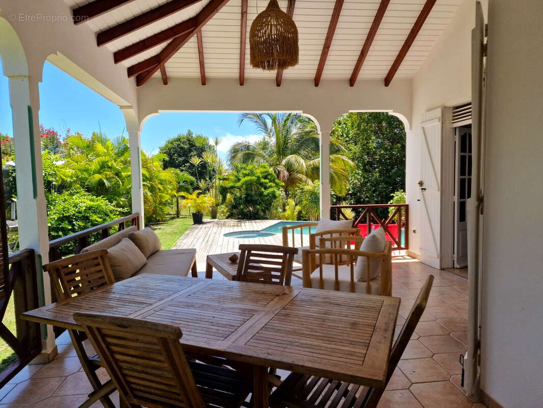 Maison à CAPESTERRE-DE-MARIE-GALANTE