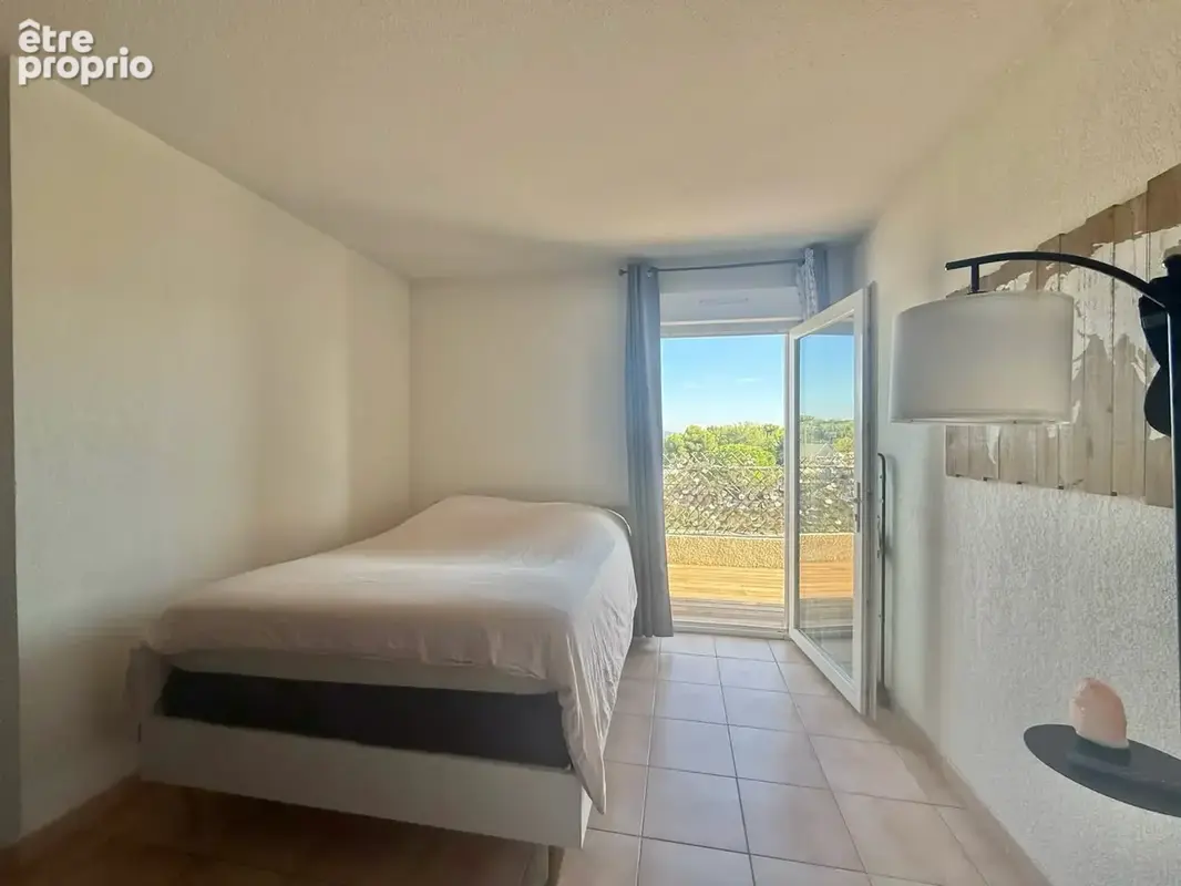Appartement T2 avec terrasse et parking - photo 3