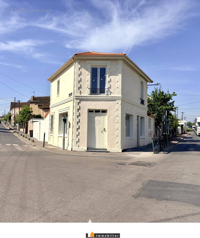 Commerce à CARRIERES-SUR-SEINE