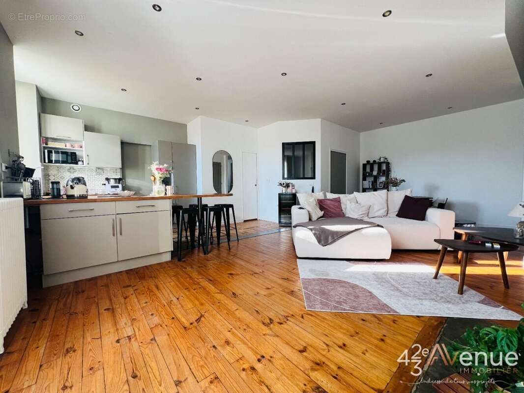 Appartement à SAINT-ETIENNE