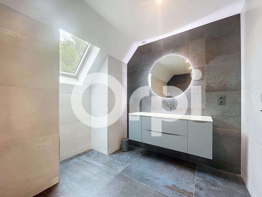 Maison à BELLOY-EN-FRANCE