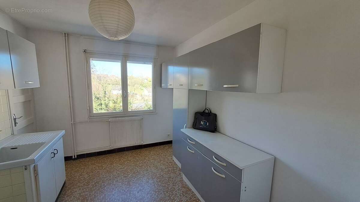 Appartement à CHALLES-LES-EAUX