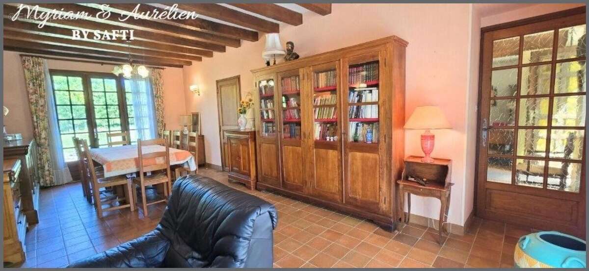 Maison 185 m² à Les Grands-Chezeaux  - photo 6