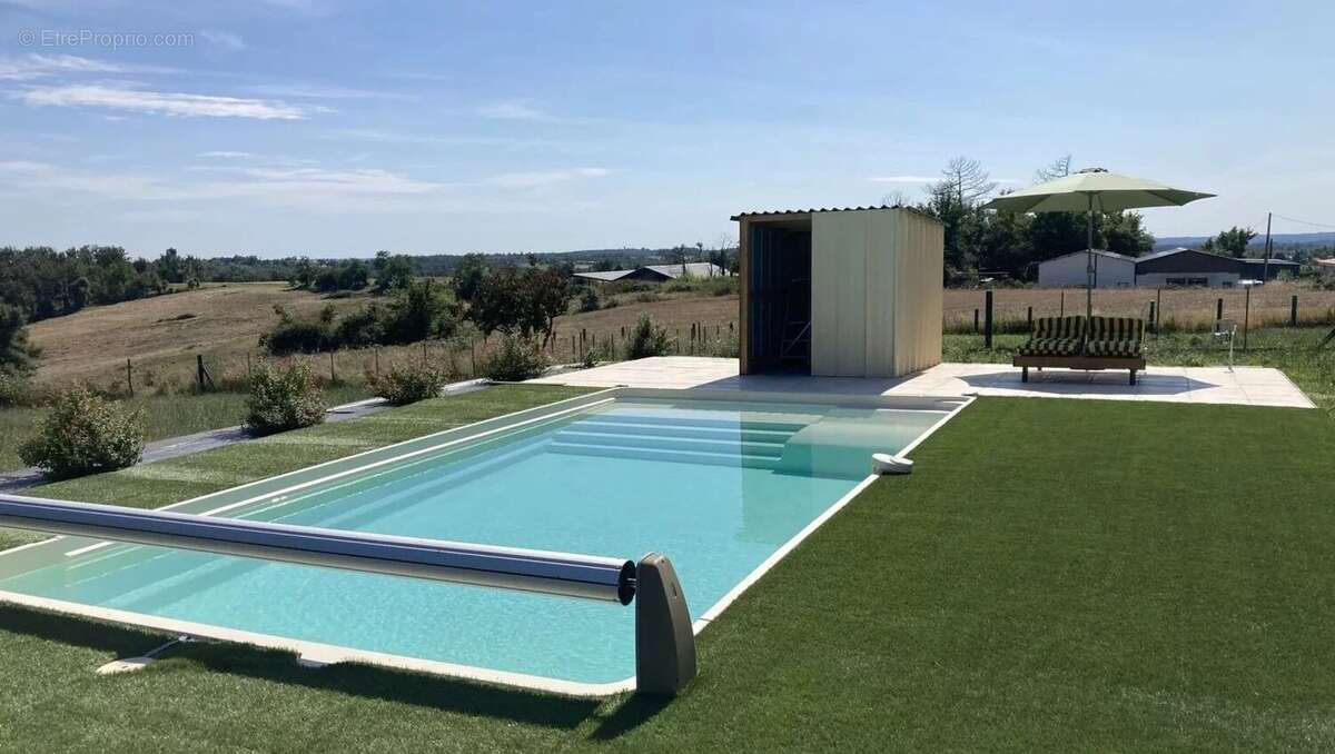 Maison de 187 m²  offrant 4 chambres avec piscine - photo 2