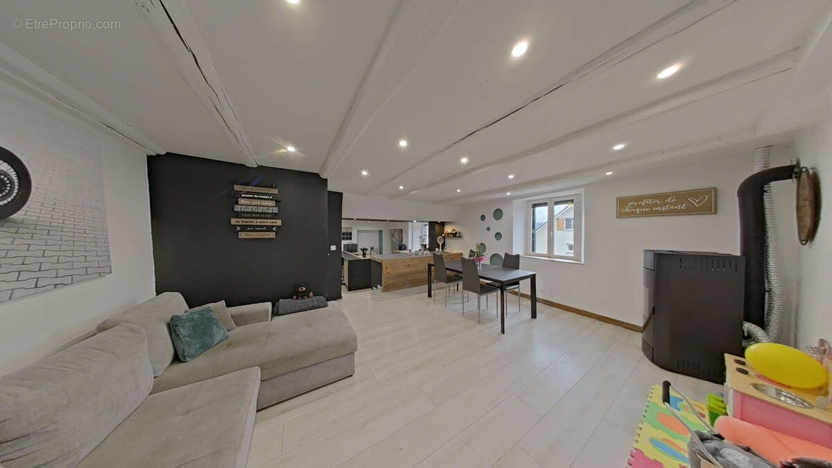 Maison à SAINTE-HELENE-SUR-ISERE