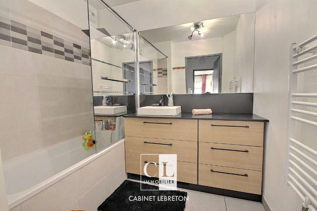 Appartement à MARSEILLE-10E