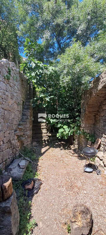 Maison de village R+1 et son petit patio - photo 18