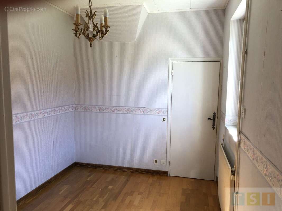 Maison de 117 m² habitables et dépendances sur un terrain de 1692 m² - photo 11