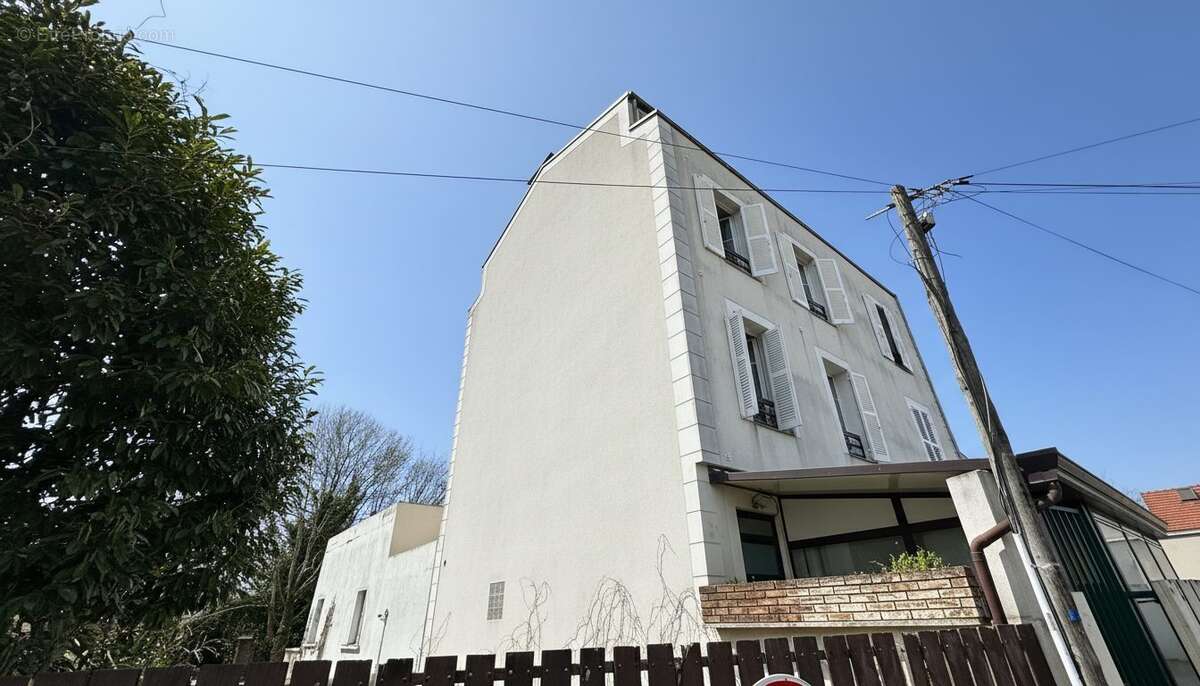 Appartement à CHILLY-MAZARIN