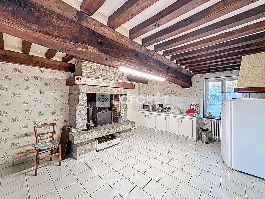 Maison à LA SELLE-LA-FORGE