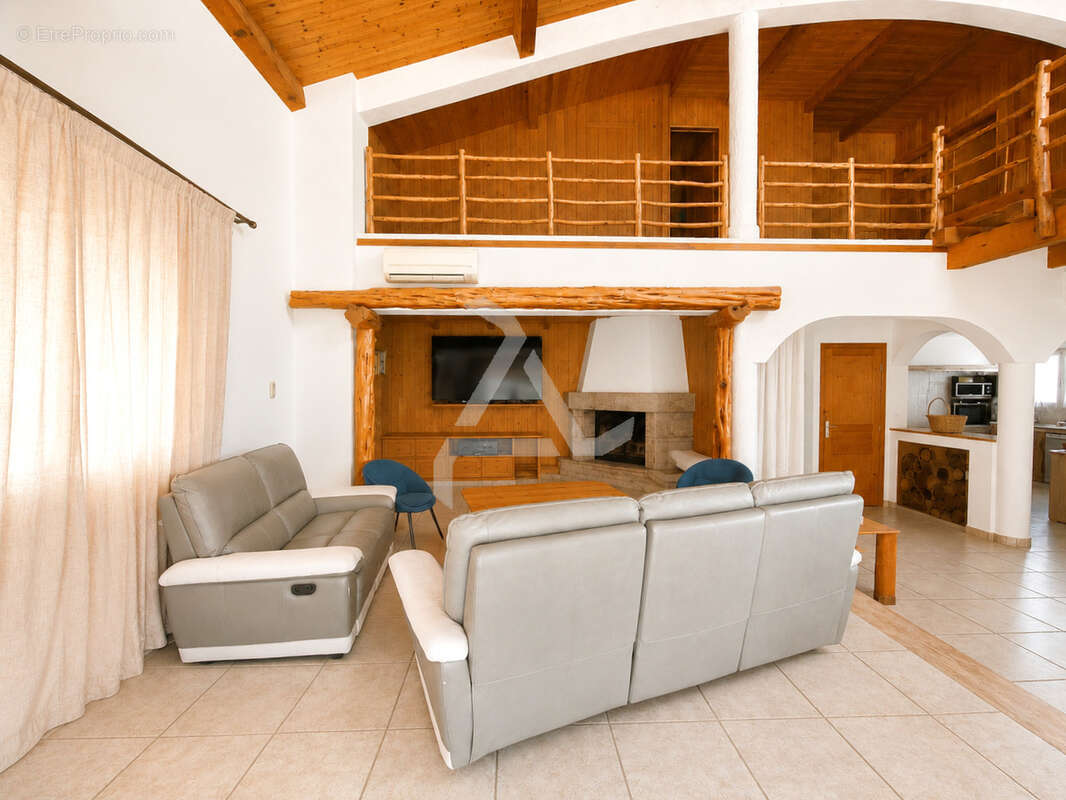 Appartement en duplex t5 de 152 m2 dans petite copropriété de charme à 20min de porto-vecchio - photo 7