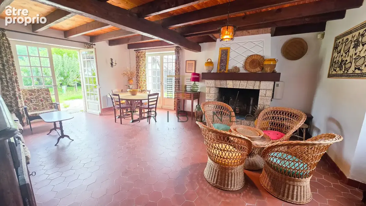 Maison de village en pierres de 230m2 avec jardin et garage - photo 4