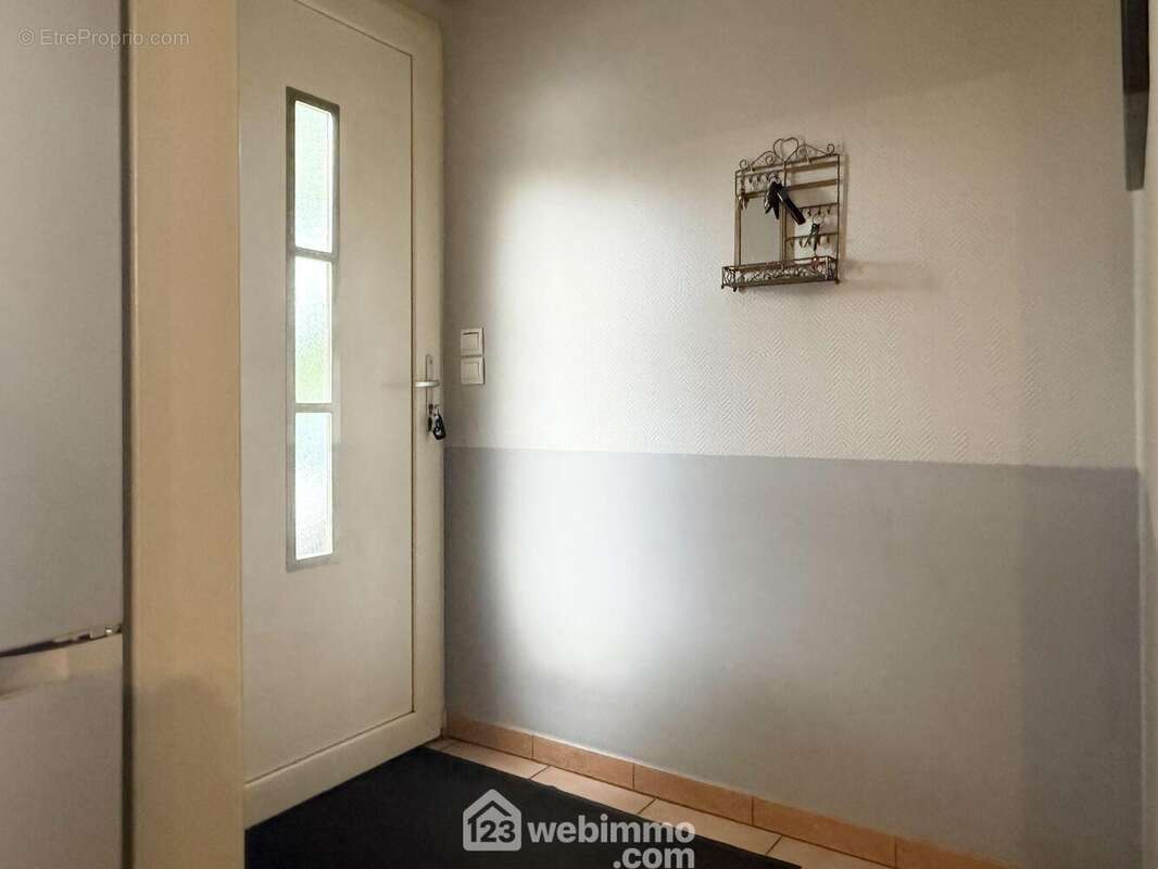 Maison 115 m² à Benassay  - photo 2
