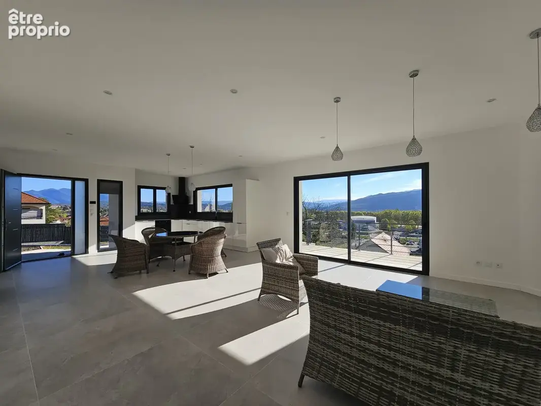 Villa T4 de plain-pied   130 m2   Belley - photo 3