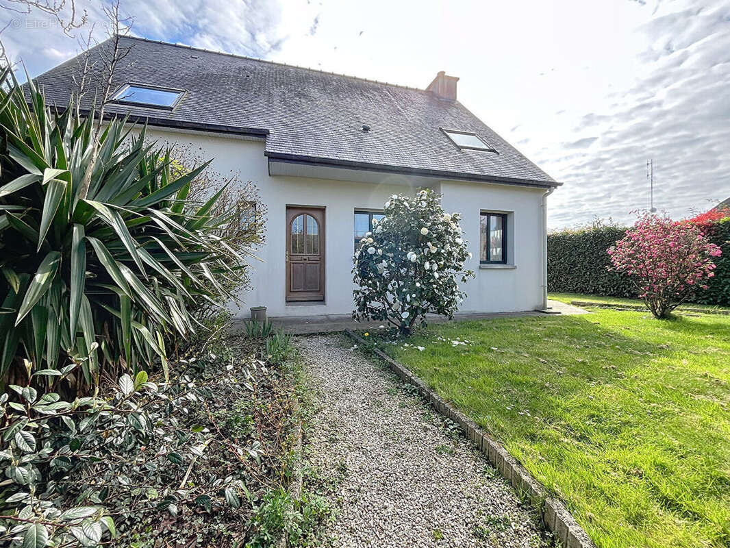 Maison à SAINT-MELOIR-DES-ONDES