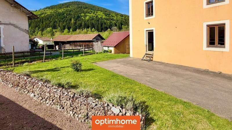  VENTRON – Maison mitoyenne avec jardin clos, dépendances et fort potentiel d’aménagement  - photo 17