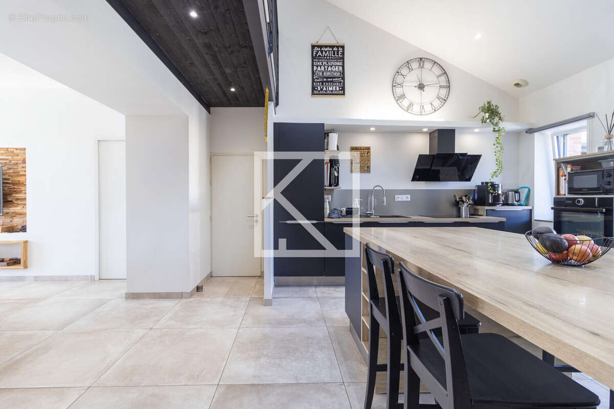 Maison 252 m² à Mesnard-La-Barotiere  - photo 6