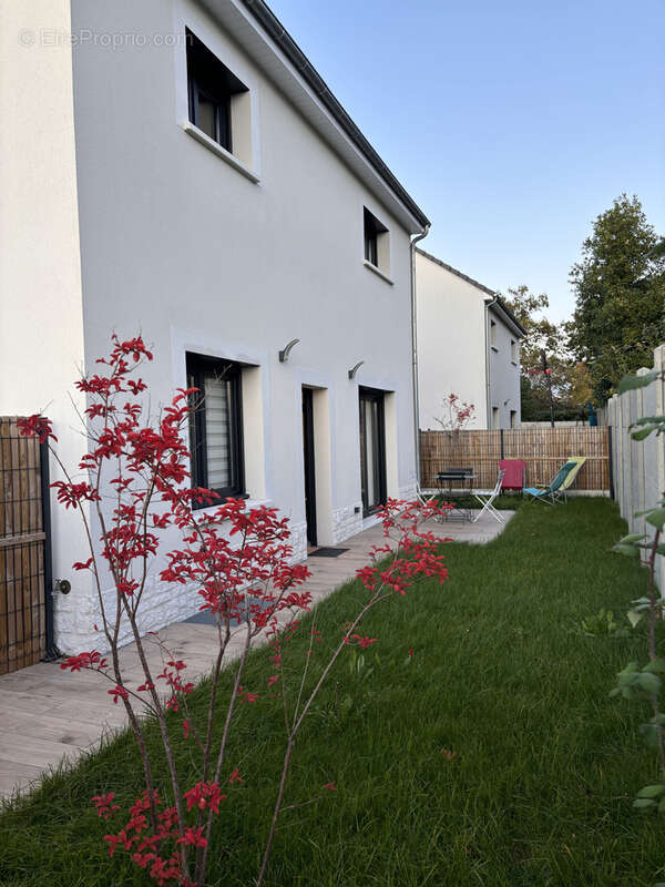 Maison à LA CHAPELLE-SAINT-MESMIN