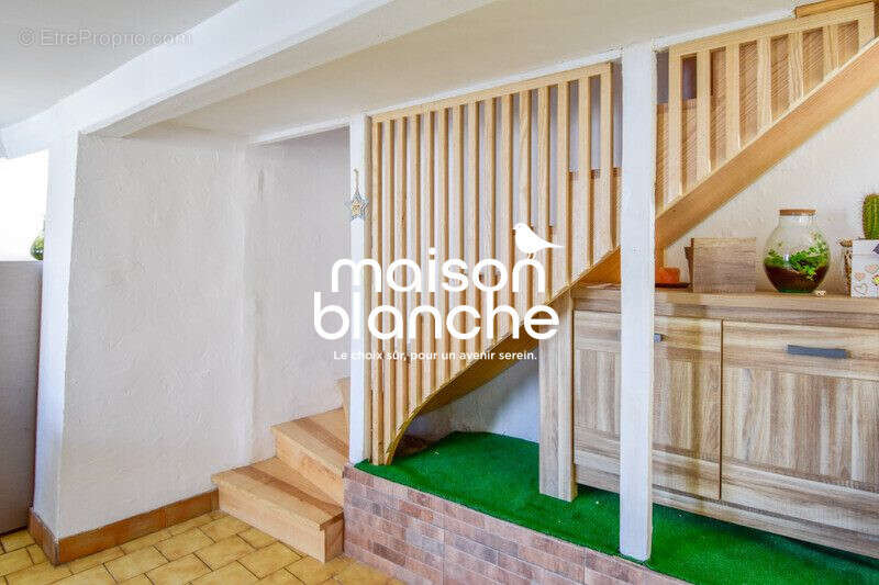 Maison à SAINT-SAUVEUR-D'AUNIS