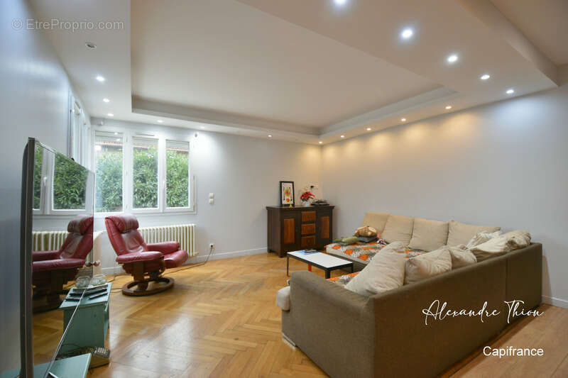 Maison à PONT-DE-CHERUY