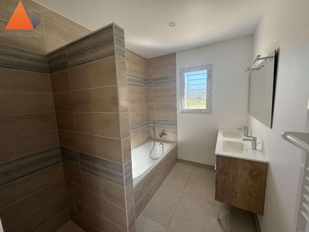 Maison à NISSAN-LEZ-ENSERUNE