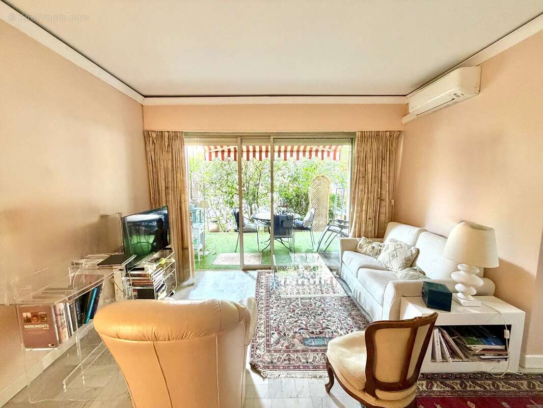 Appartement à ROQUEBRUNE-CAP-MARTIN