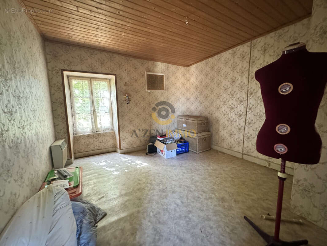 Maison à SECONDIGNY