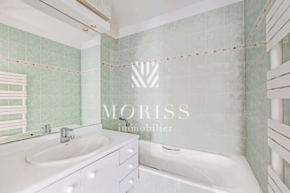 Appartement à PARIS-14E