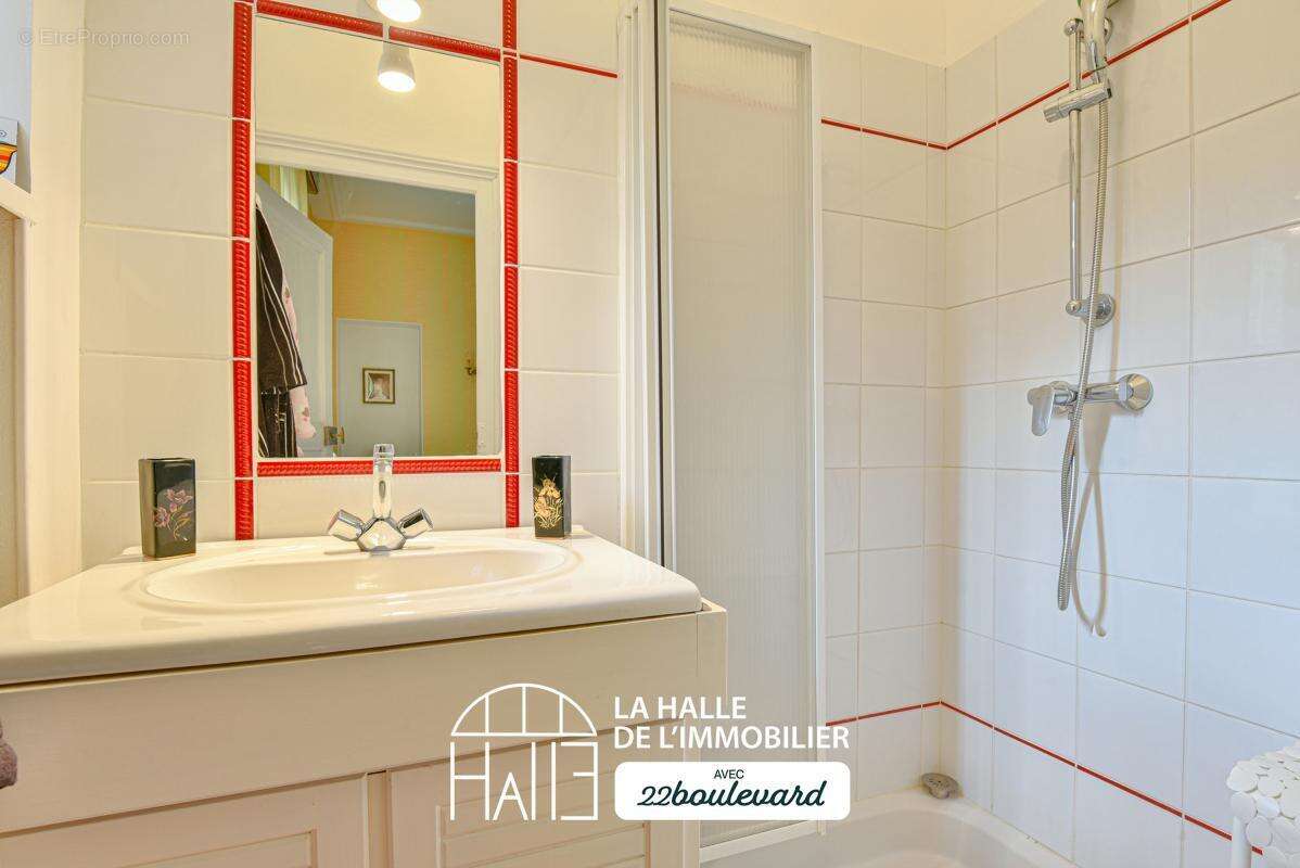 Maison à BONNAC-LA-COTE