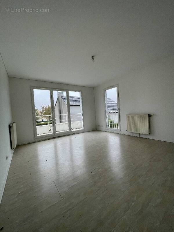 Appartement à SAINTE-GENEVIEVE-DES-BOIS