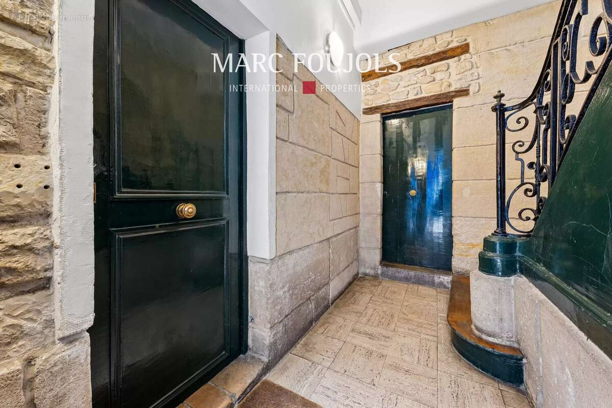 Appartement à PARIS-7E