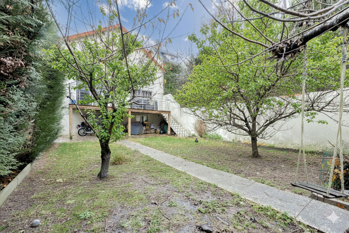 Maison à LE PERREUX-SUR-MARNE