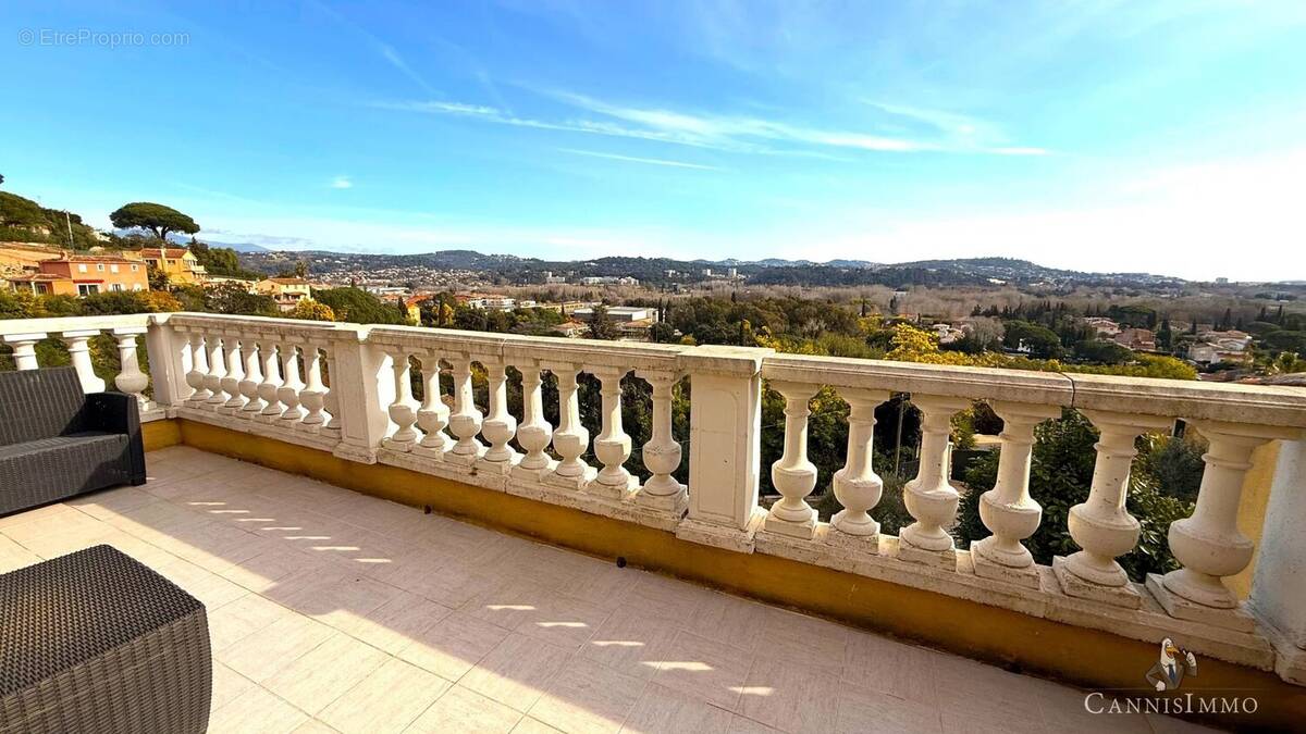 Maison à MANDELIEU-LA-NAPOULE