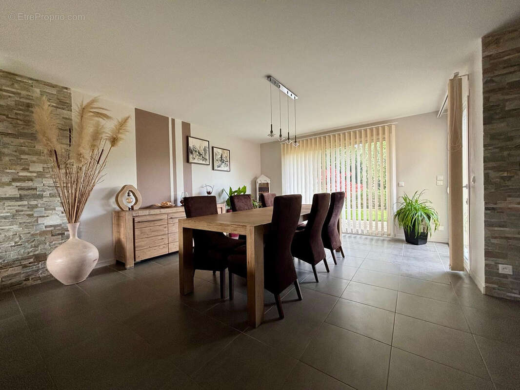 Maison à LE PERRAY-EN-YVELINES