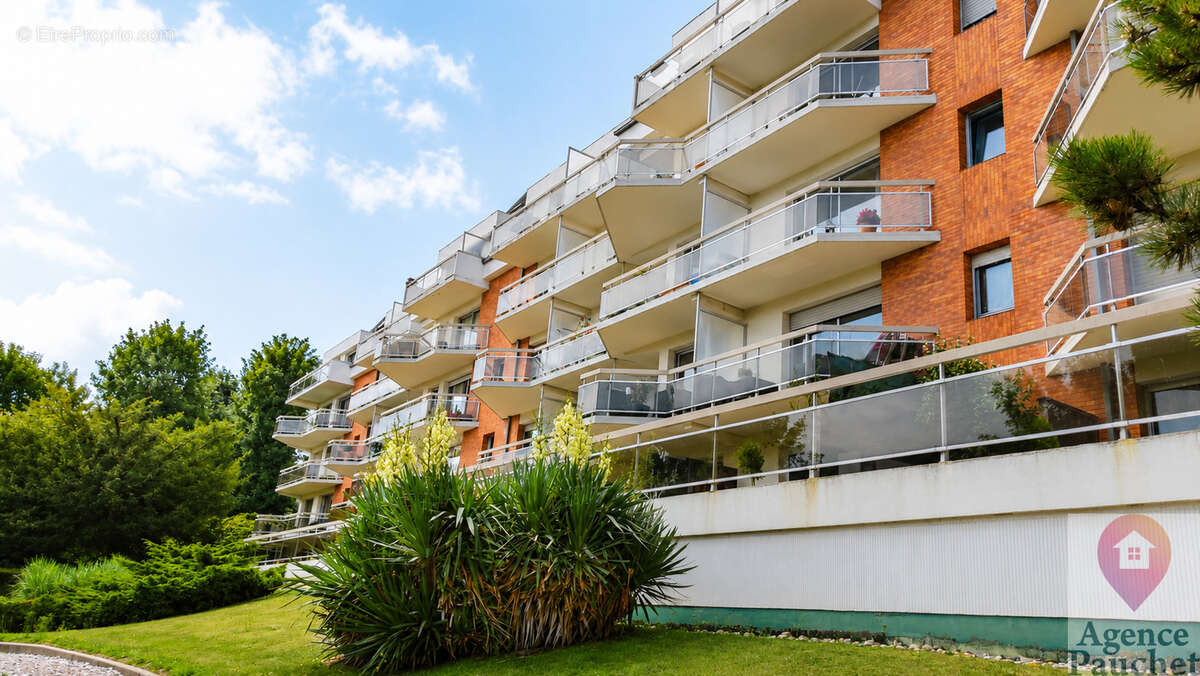 Exclusivité Agence Pauchet ! Résidence de standing   Studio avec terrasse, ascenseur, cave et parc arboré - photo 2