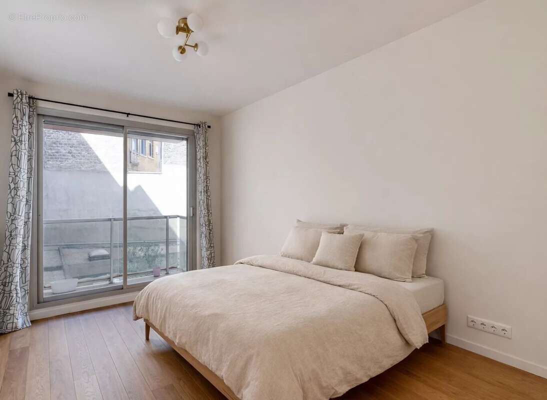 Appartement à PARIS-17E