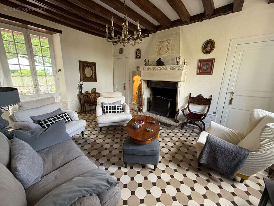 Maison à LA CHARTRE-SUR-LE-LOIR