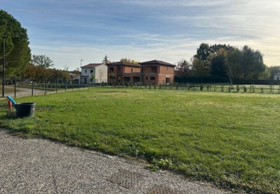 Terrain à SAINT-GENIES-BELLEVUE