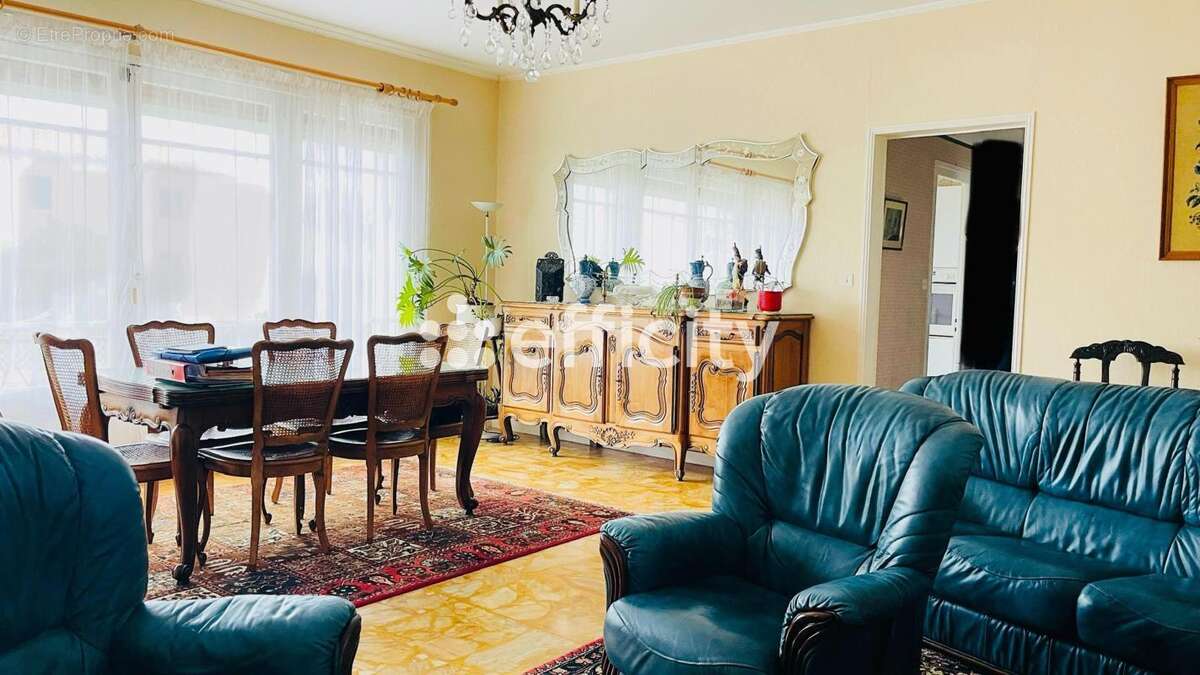 Maison à LA BREE-LES-BAINS