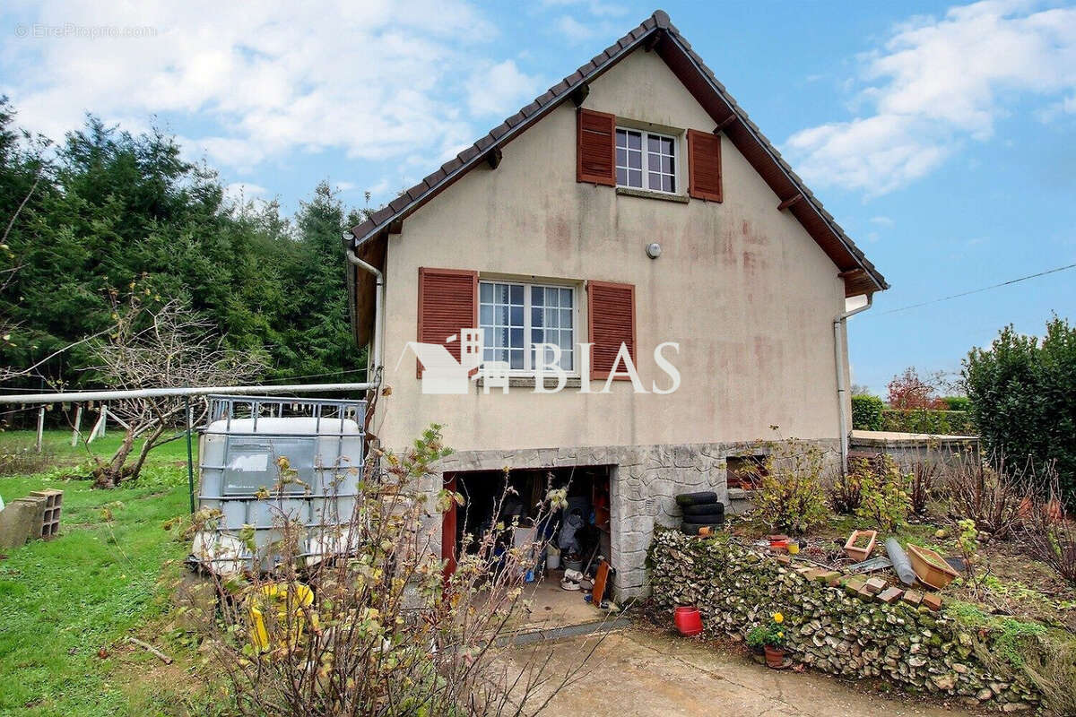 Maison à LA HALLOTIERE