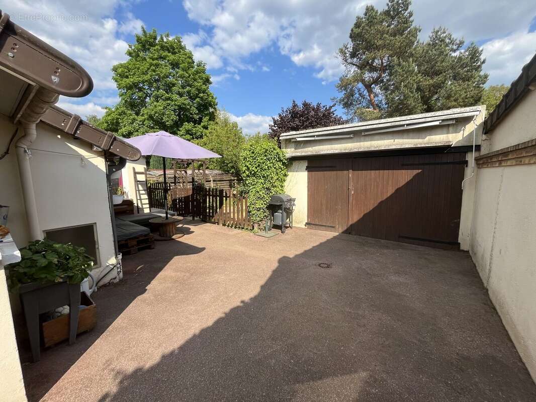 Maison à FONTENAY-LE-FLEURY