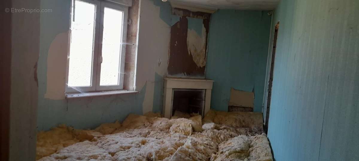 Maison à BAZINCOURT-SUR-SAULX