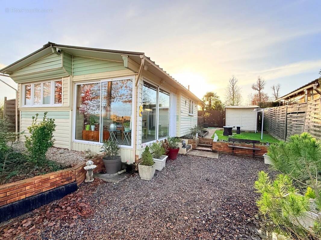 Maison à SAINT-JULIEN-DE-LA-LIEGUE