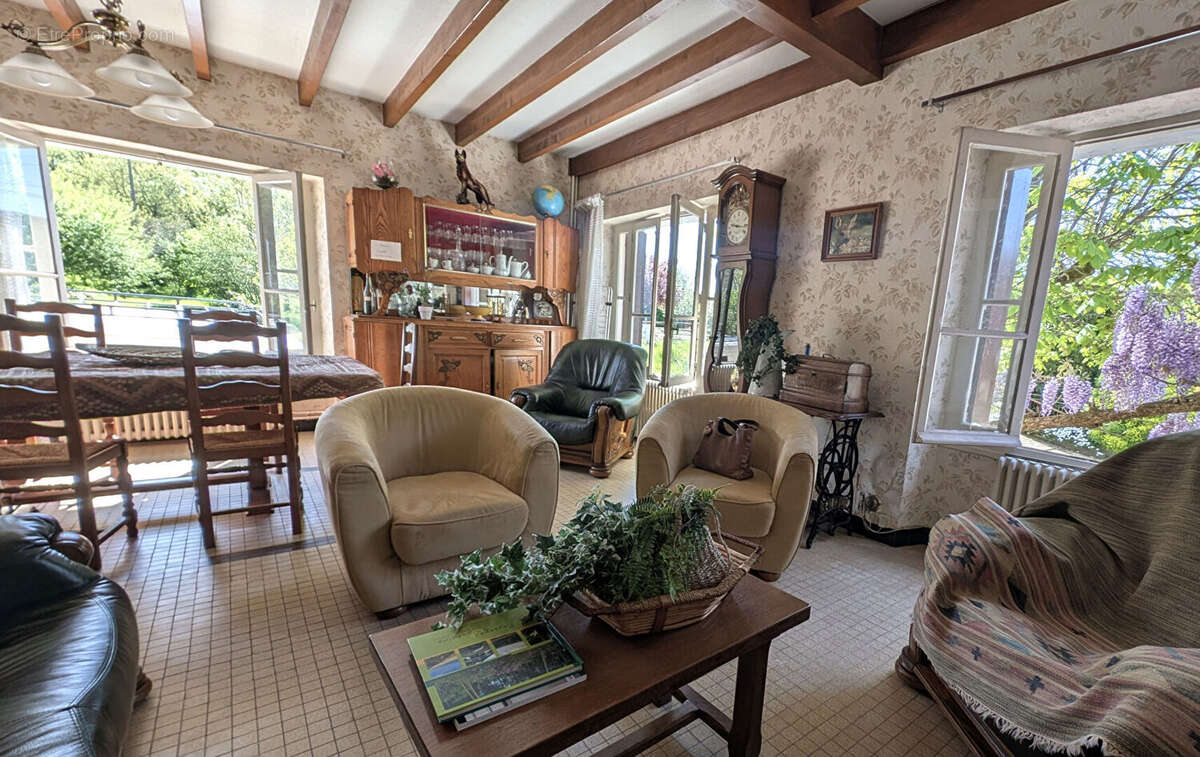Maison à MILHARS