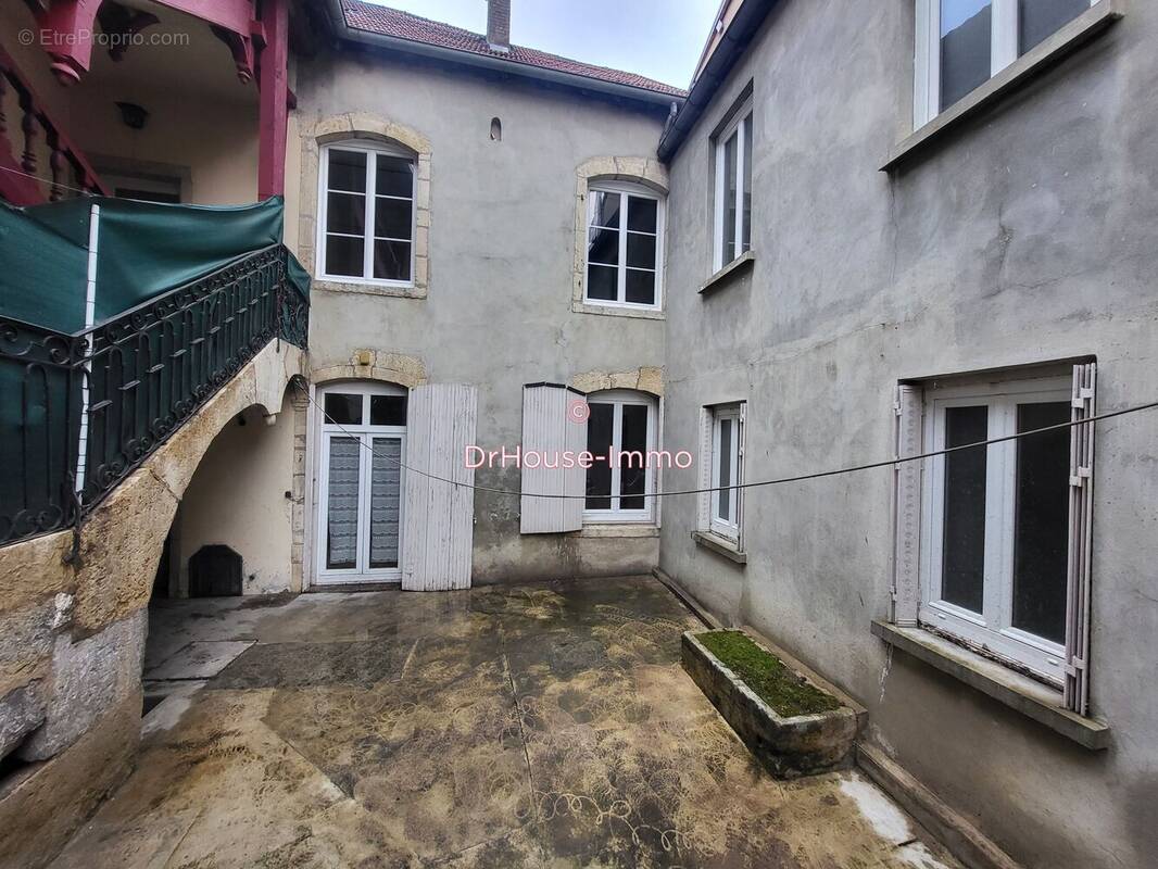 Appartement à GRAY
