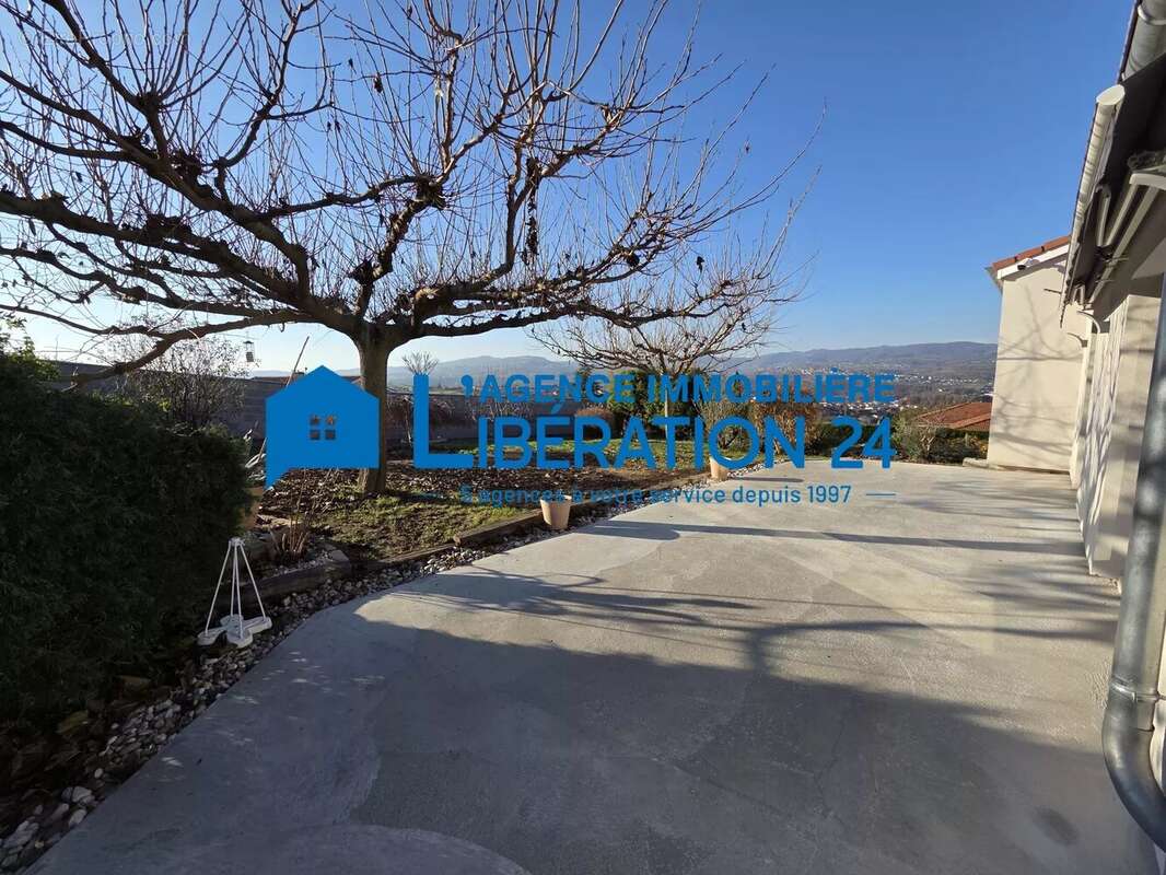 Maison à CHATEAUNEUF