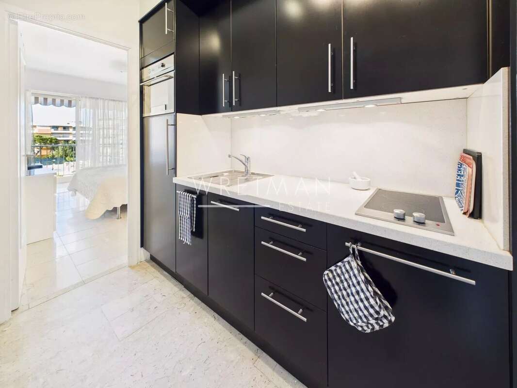 Appartement à SAINT-LAURENT-DU-VAR