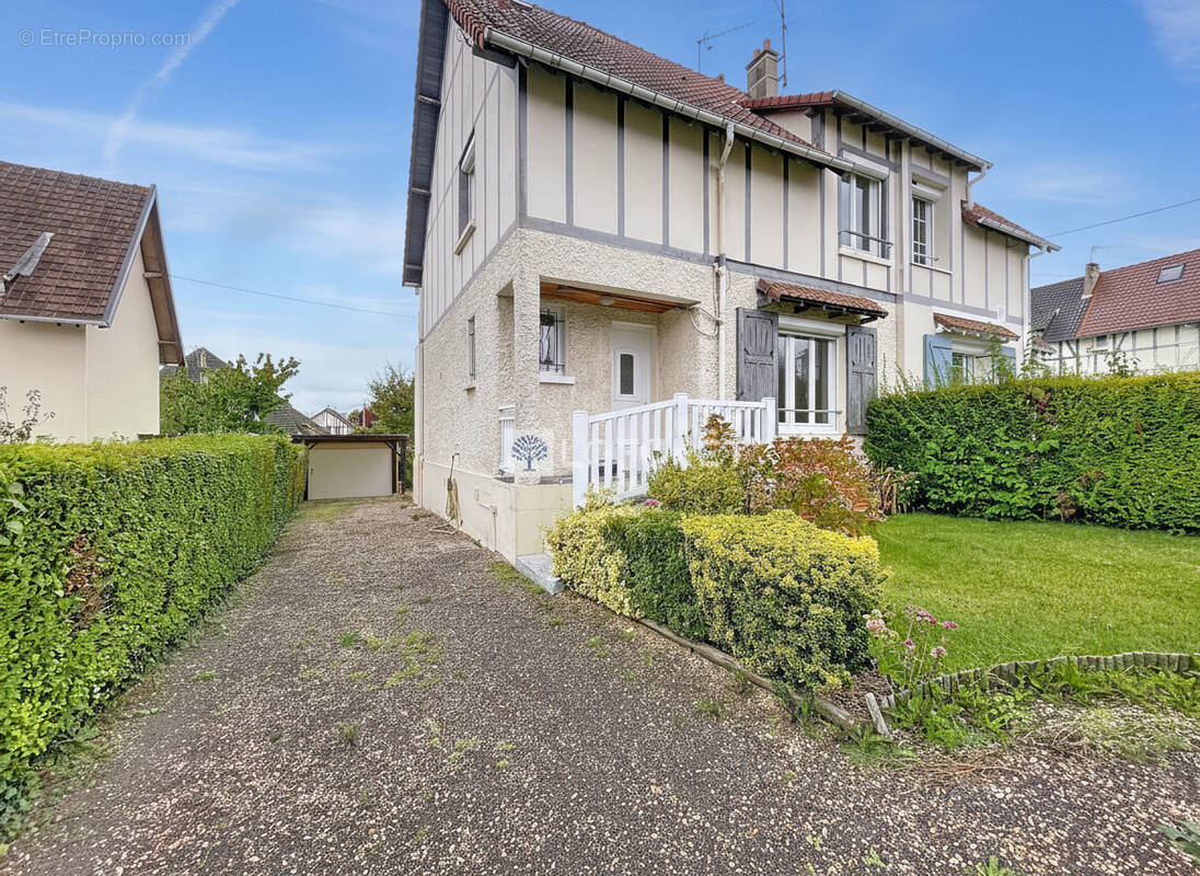 Maison à NOTRE-DAME-DE-GRAVENCHON
