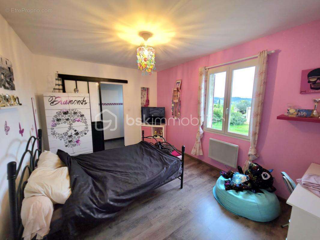 Mondragon / 2 villas / 390 m² habitable / piscine / terrain 7 500 m² - photo 16